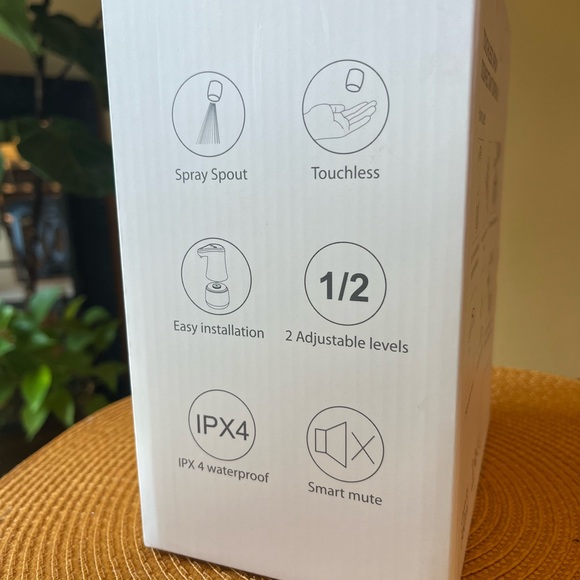 Touchless Hand Sanitzer Dispenser - Picture 6 of 9